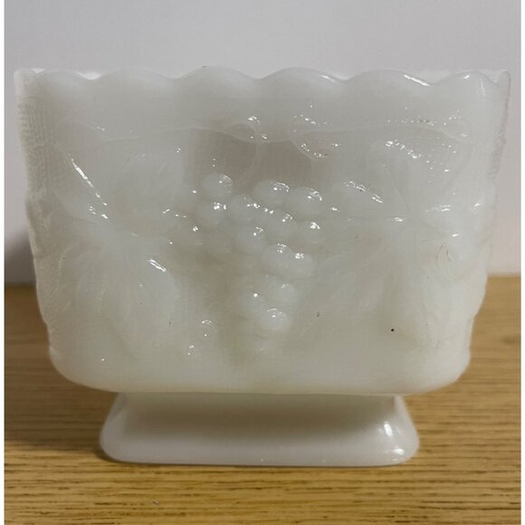 Anchor Hocking Milk Glass Grape Pattern Square Dish 4" - Picture 6 of 8